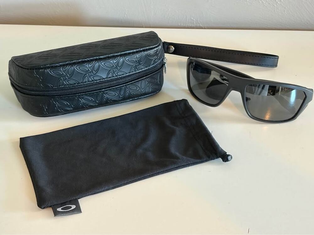 Oakley Split Shot Sunglasses OO9416 Prizm Black Matte Sunglasses Case (0243)